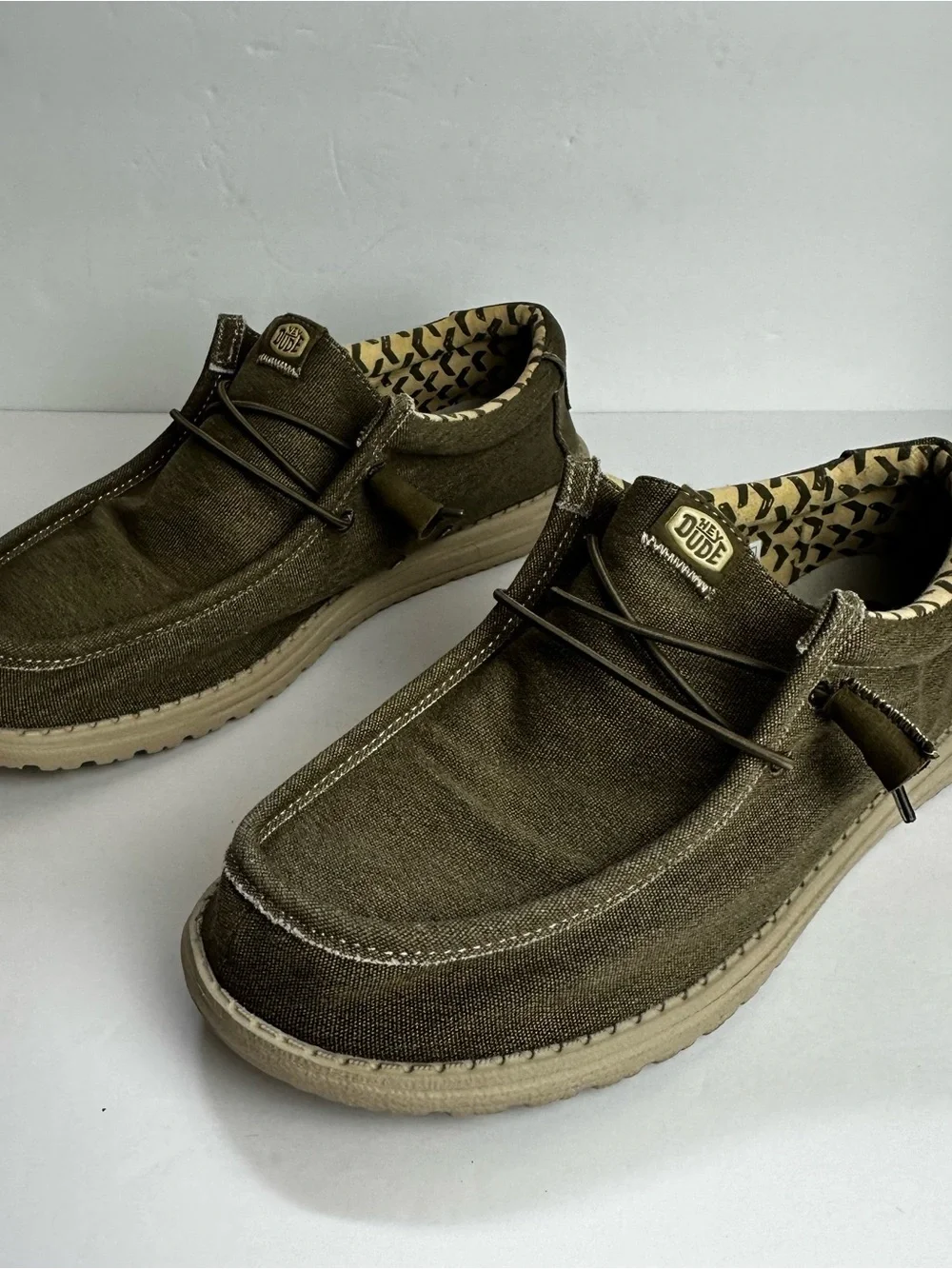 Hey Dude Wally Stretch Loafers Men's Size 10 EU 43 Shoes Tobacco Brown Slip On